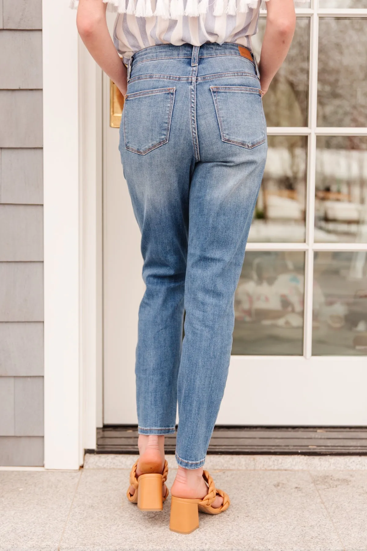 ONLINE EXCLUSIVE High Waist Slim Fit Jeans