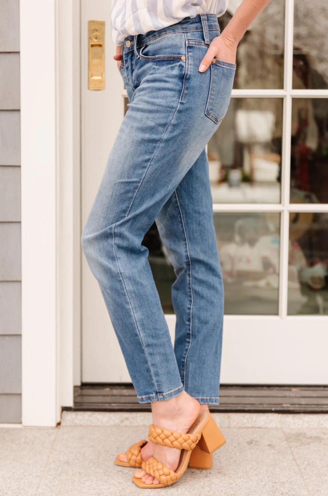 ONLINE EXCLUSIVE High Waist Slim Fit Jeans