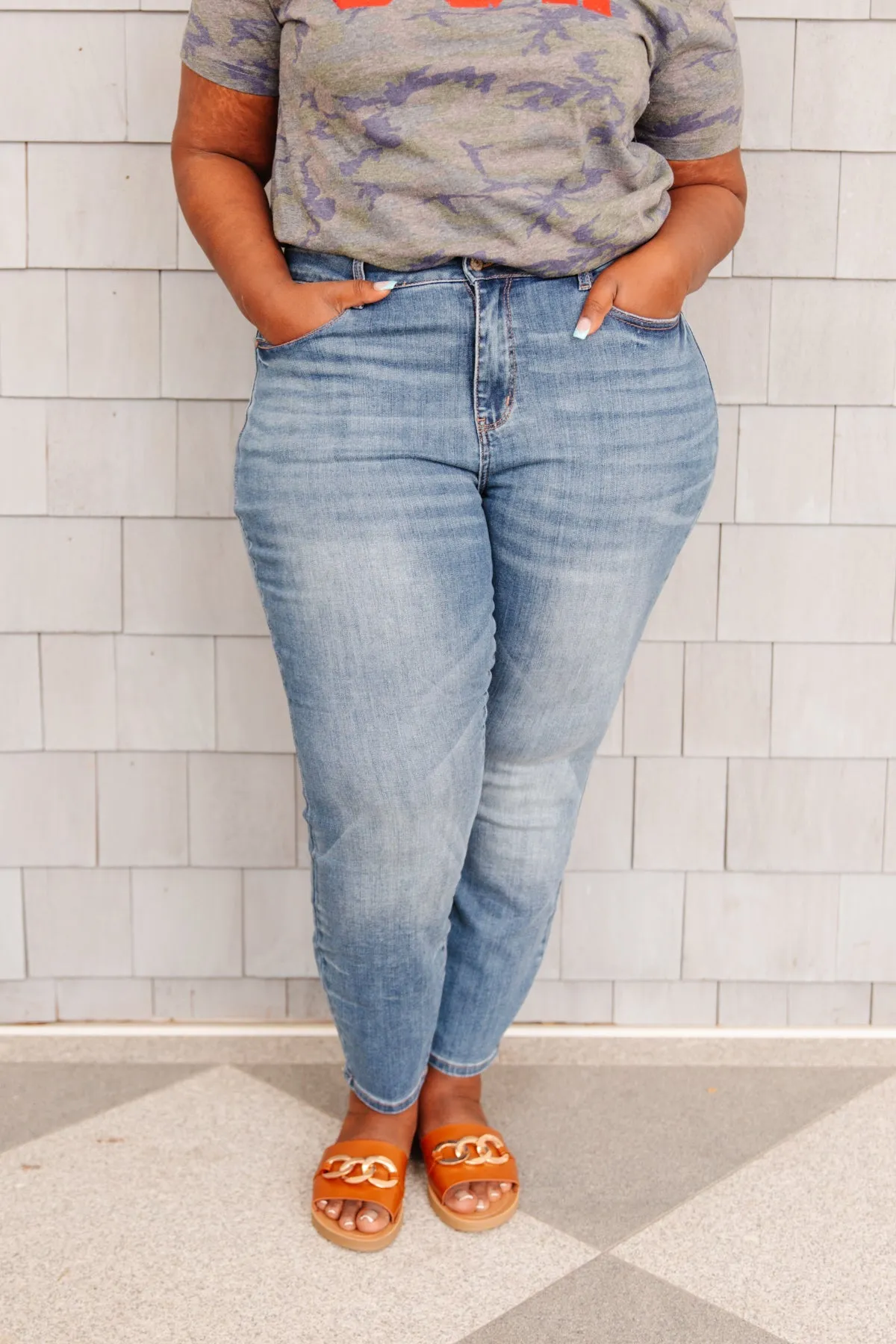 ONLINE EXCLUSIVE High Waist Slim Fit Jeans