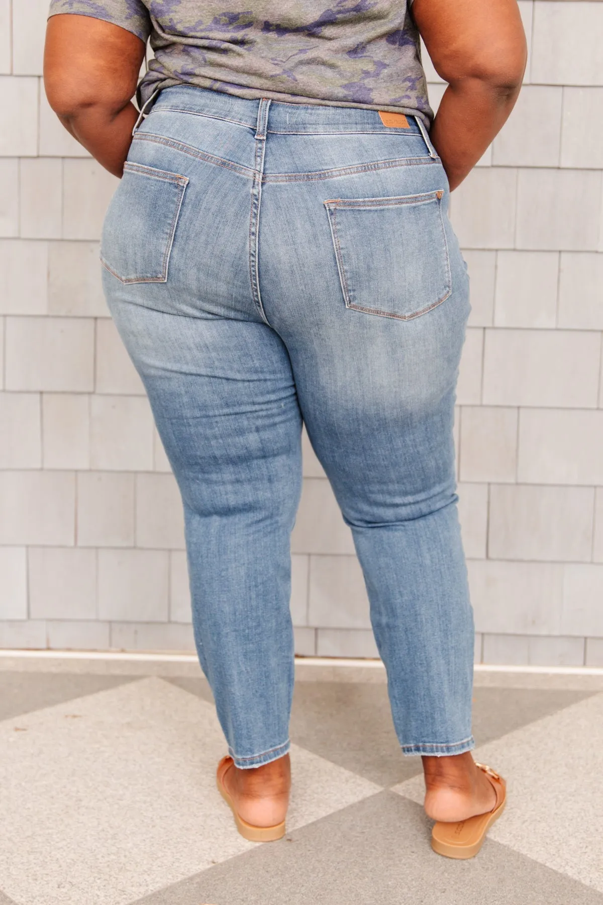 ONLINE EXCLUSIVE High Waist Slim Fit Jeans
