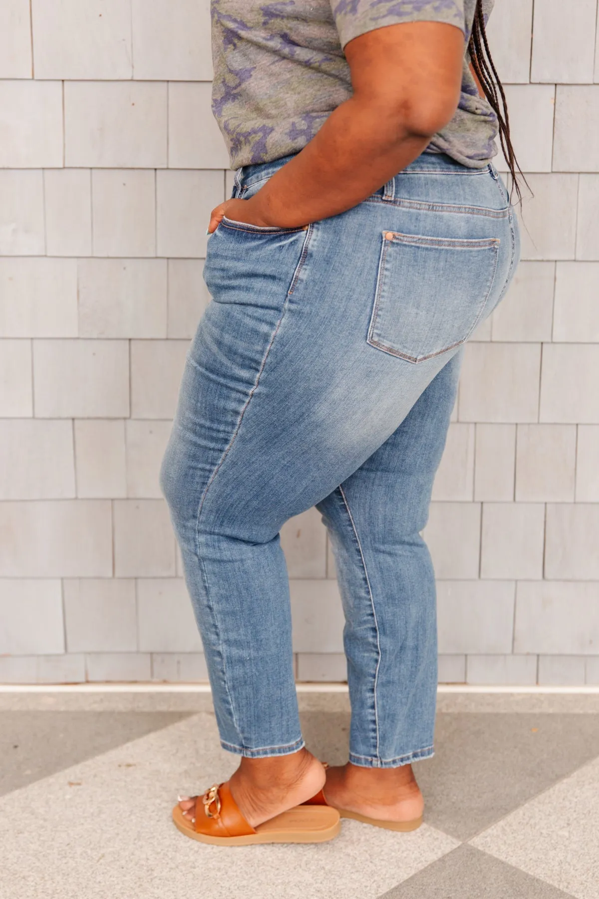ONLINE EXCLUSIVE High Waist Slim Fit Jeans