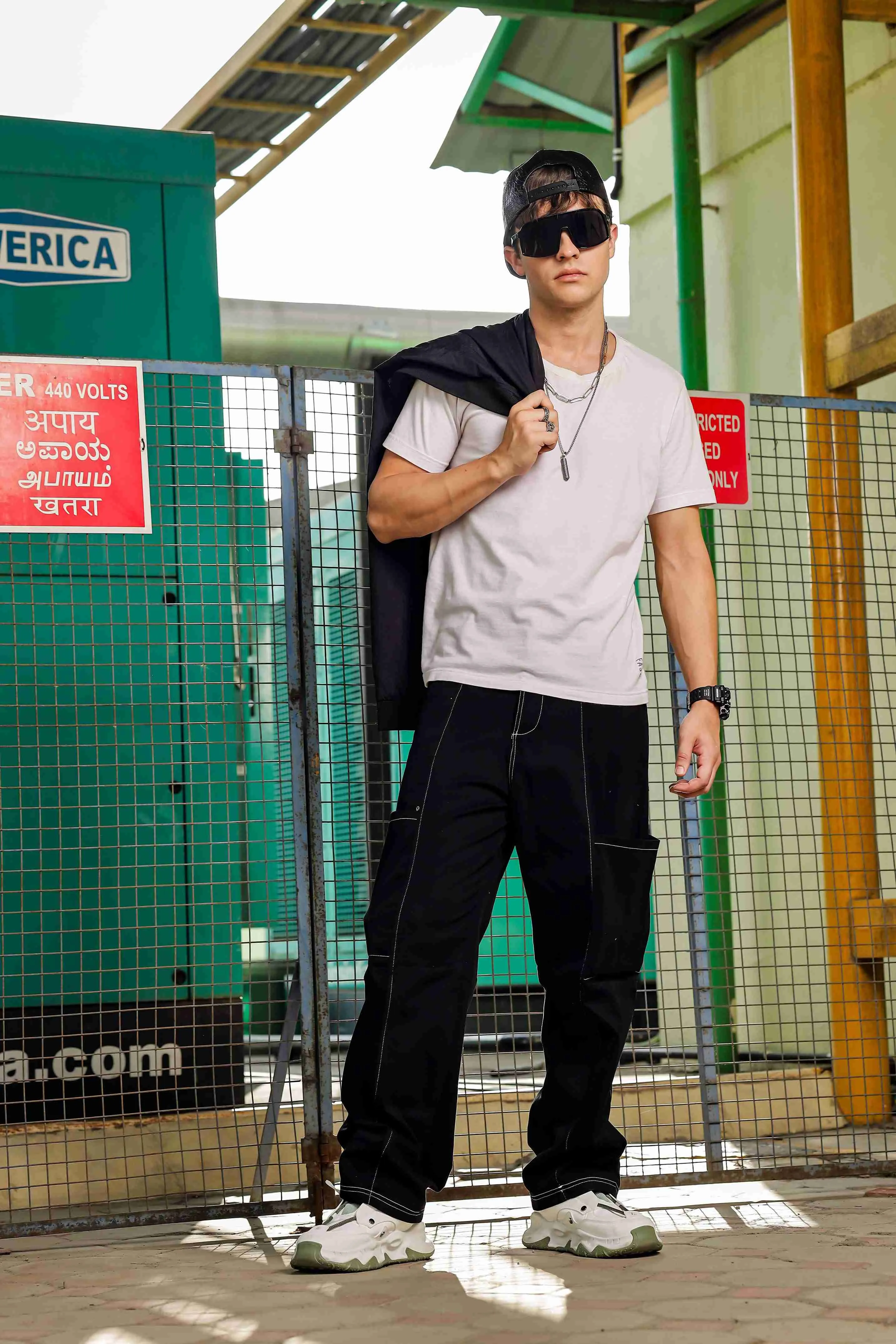 Unisex Baggy Fit Mid Rise Pure Cotton Cargos Trousers